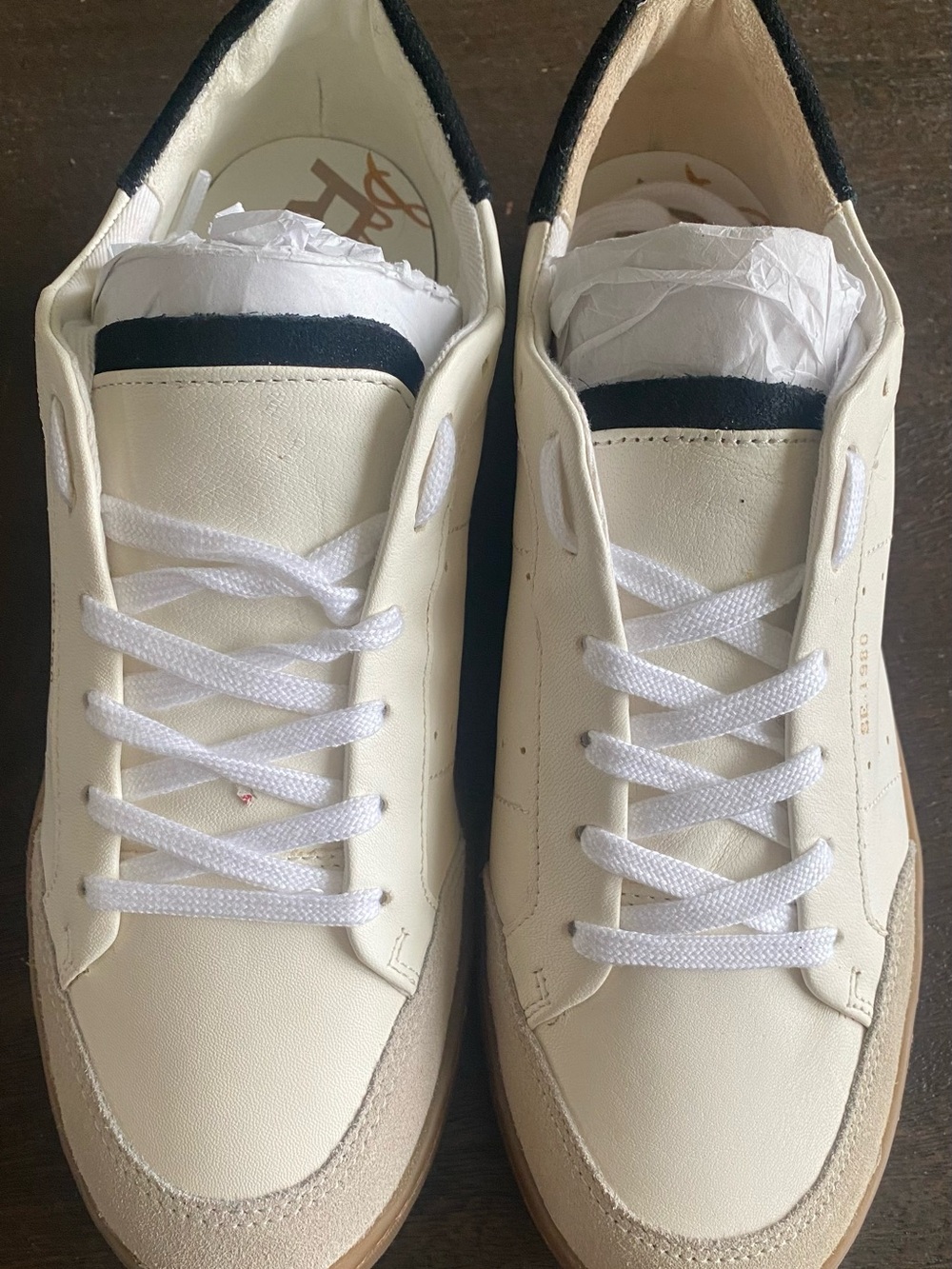 Sam Edelman Women’s Classic White Leather Sneakers with Black Heel Accent Size 9 - Picture 14 of 16
